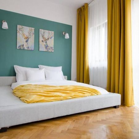 Stylized And Modern Apartment In Бухарест Экстерьер фото